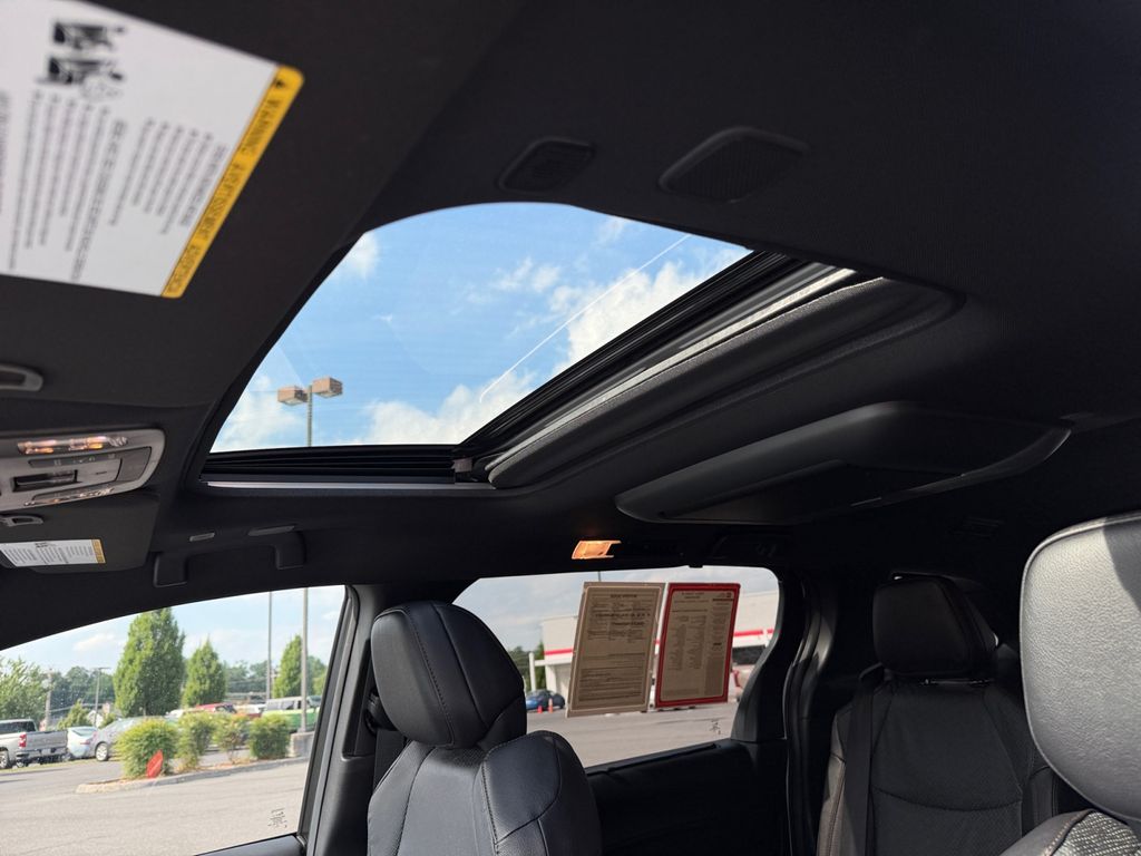 2025 Toyota Sienna 29