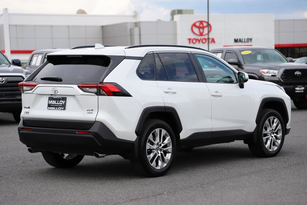 2024 Toyota RAV4 XLE Premium photo 4
