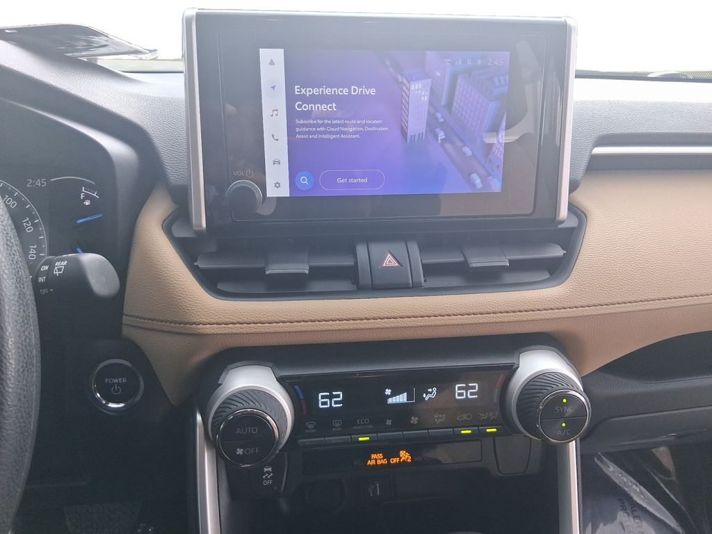 2025 Toyota RAV4 XLE - Photo 20