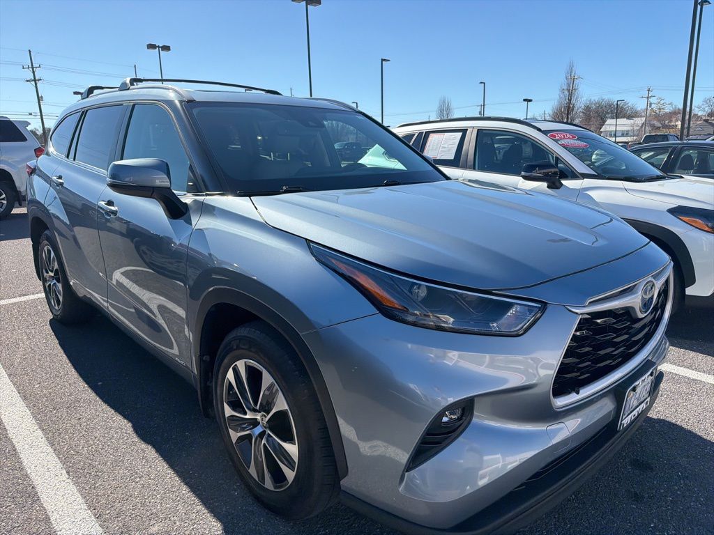 2024 Toyota Highlander Hybrid XLE AWD's photo