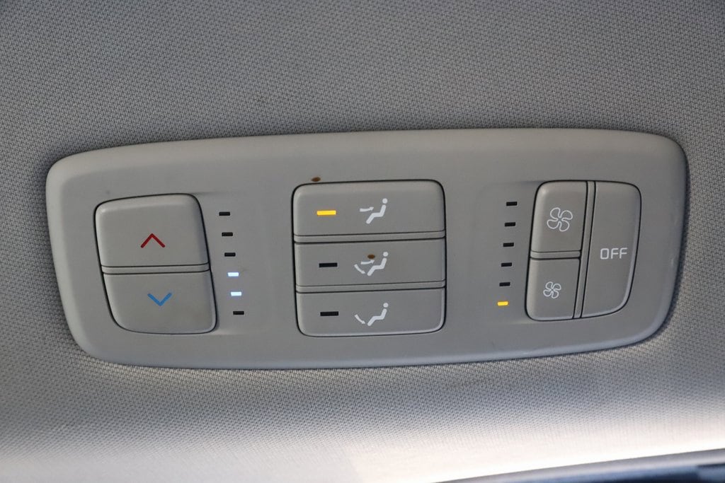 2022 Kia Carnival LXS photo 18