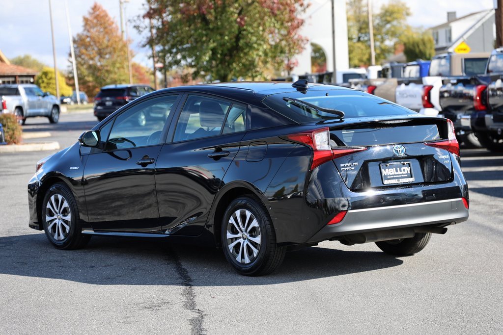 2022 Toyota Prius XLE AWD-e photo 2
