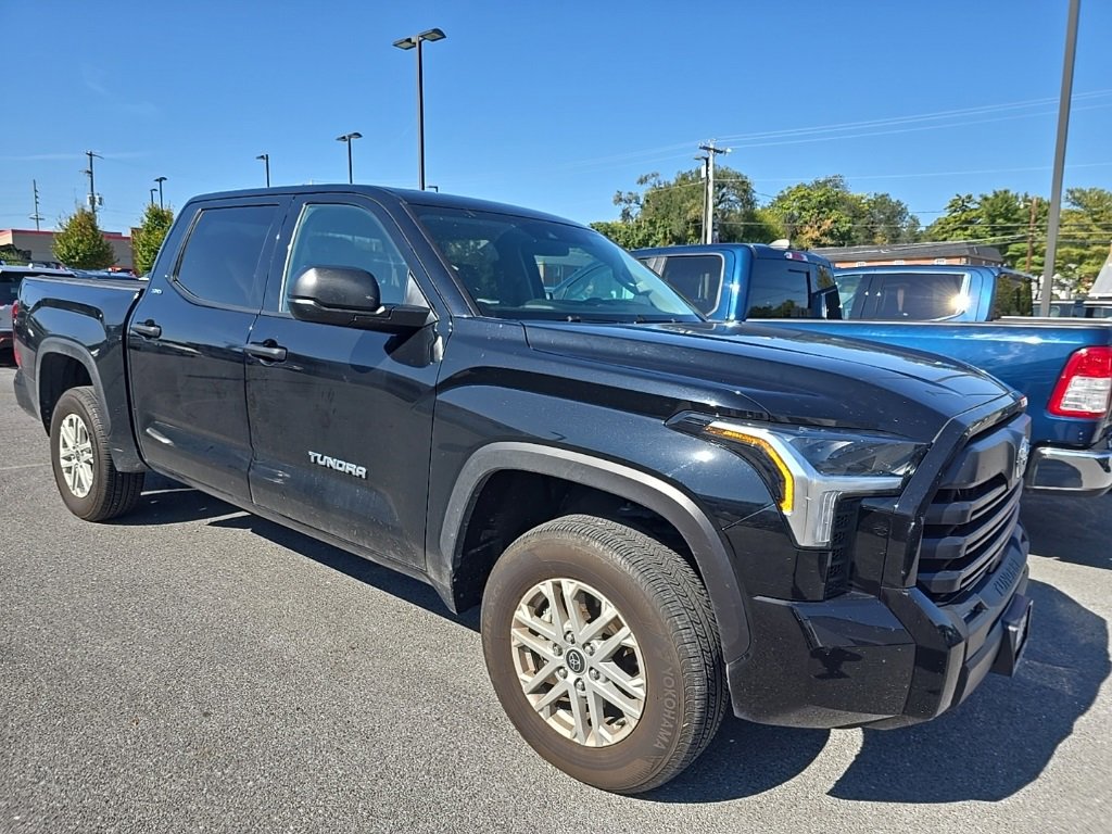 2024 Toyota Tundra SR5 CrewMax photo 2