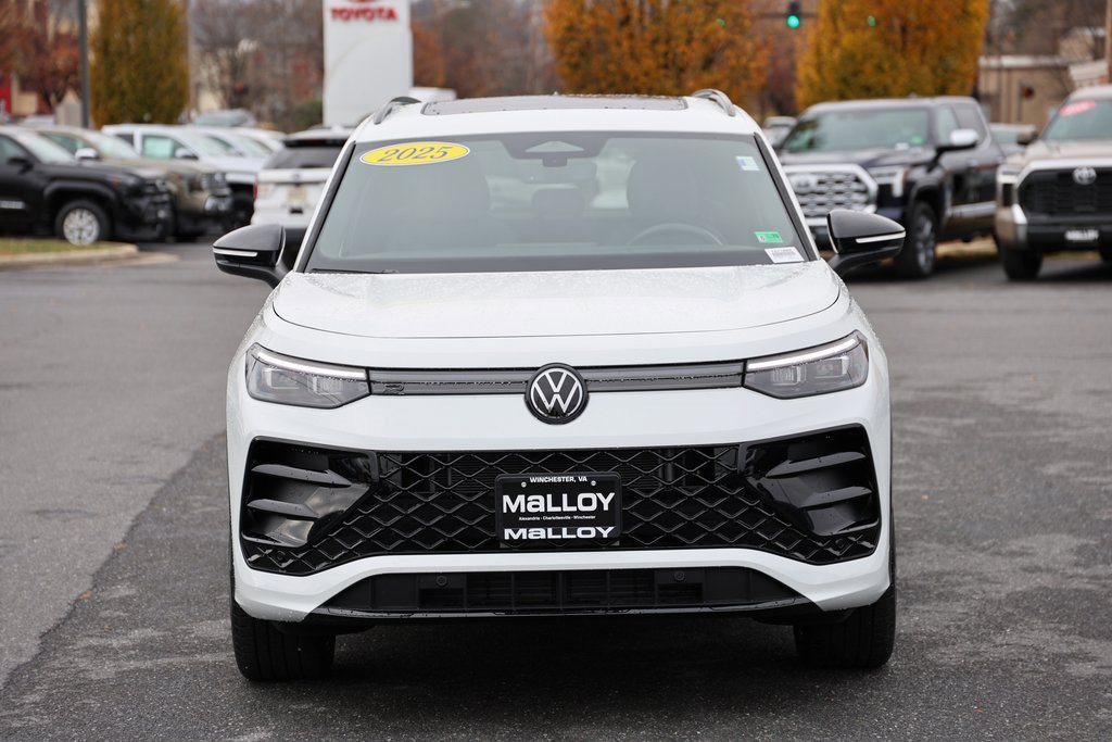 2025 Volkswagen Tiguan SE R-Line Black photo 3