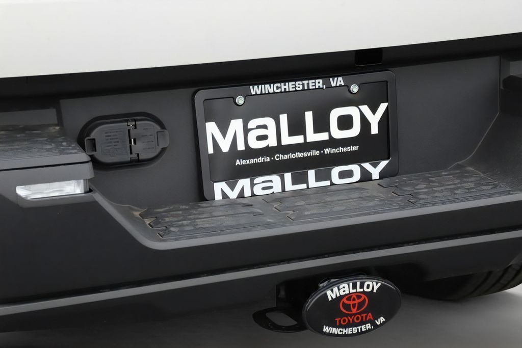 2025 Toyota Tundra SR5 - Photo 10