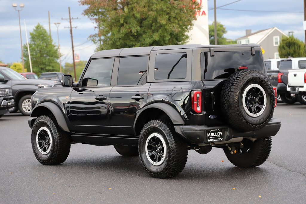 2023 Ford Bronco Badlands photo 2