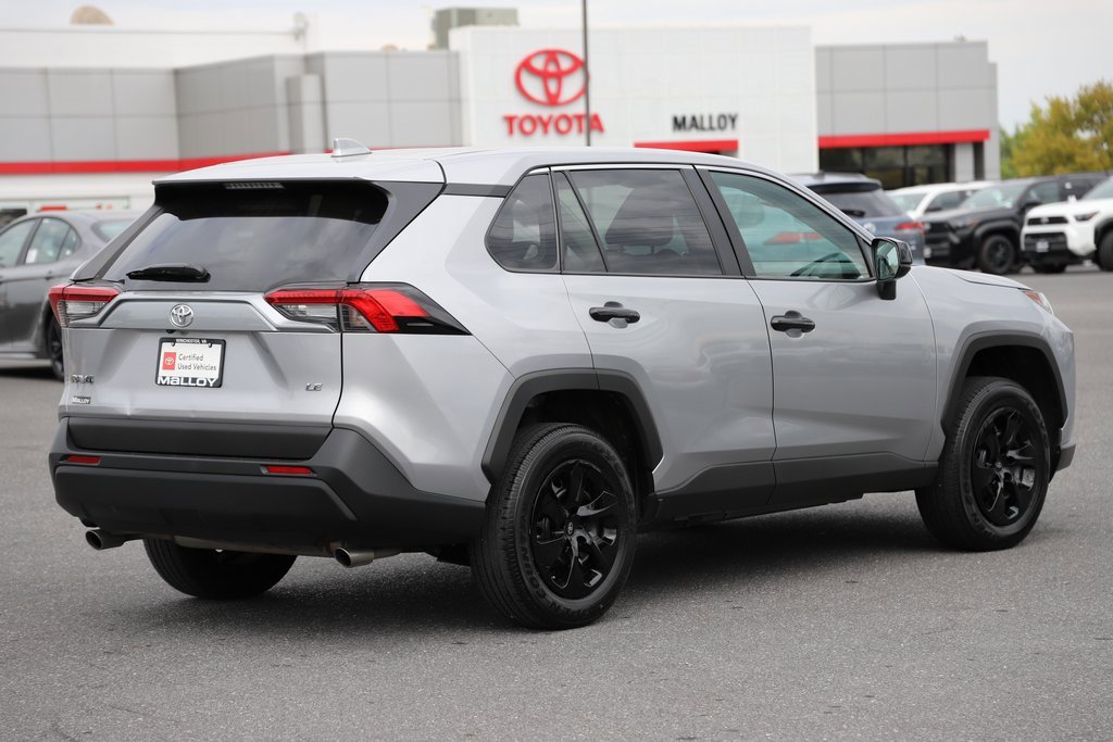 2024 Toyota RAV4 LE photo 3