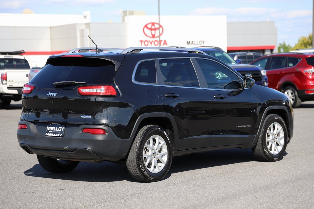 2016 Jeep Cherokee Latitude photo 4