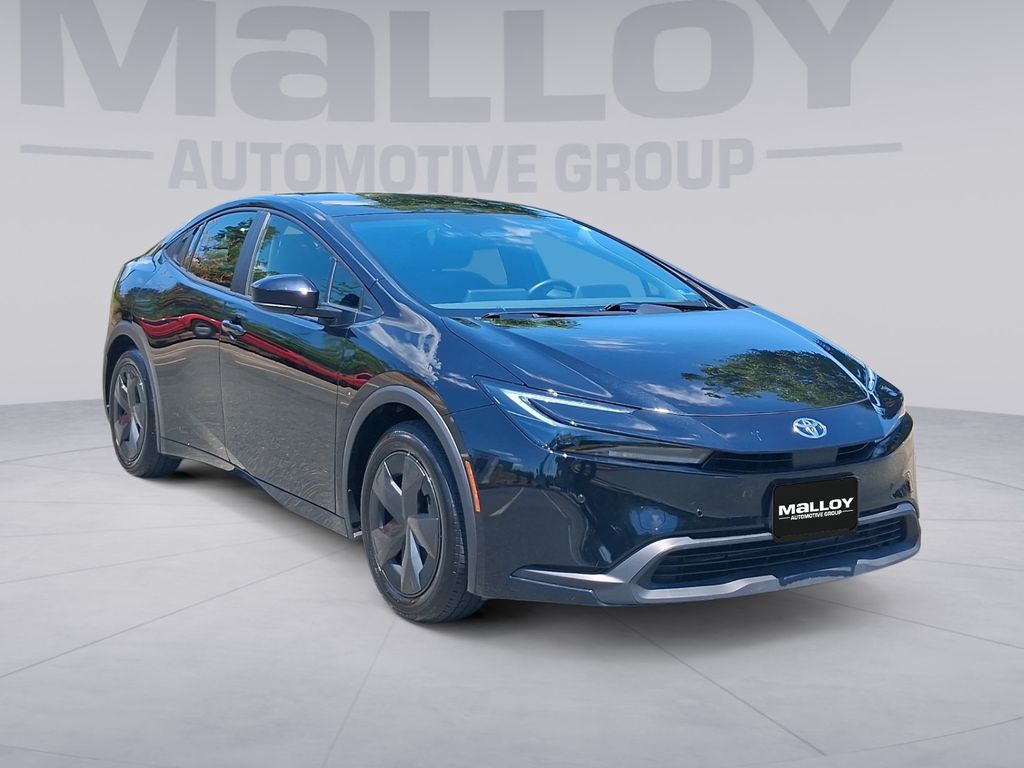 2025 Toyota Prius LE - Photo 7