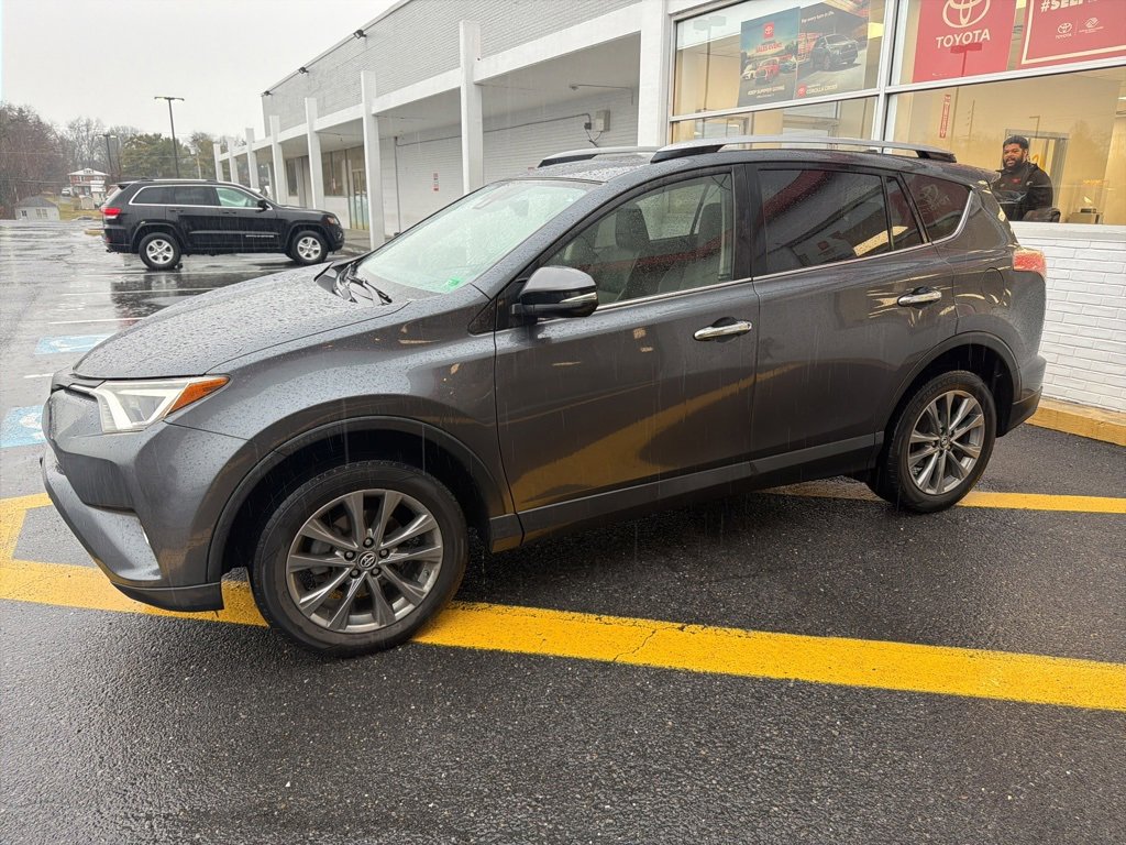 2018 Toyota RAV4 Limited's photo