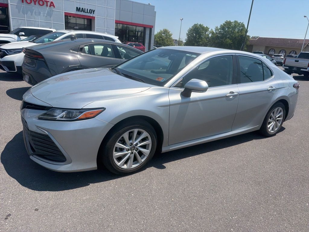 2022 Toyota Camry LE AWD's photo