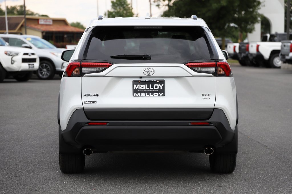 2024 Toyota RAV4 XLE Premium photo 3