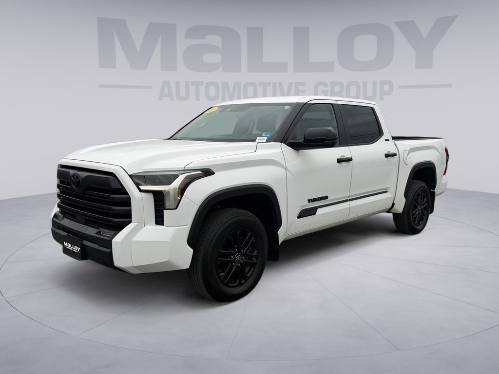 2025 Toyota Tundra SR5 CrewMax Cab 4WD