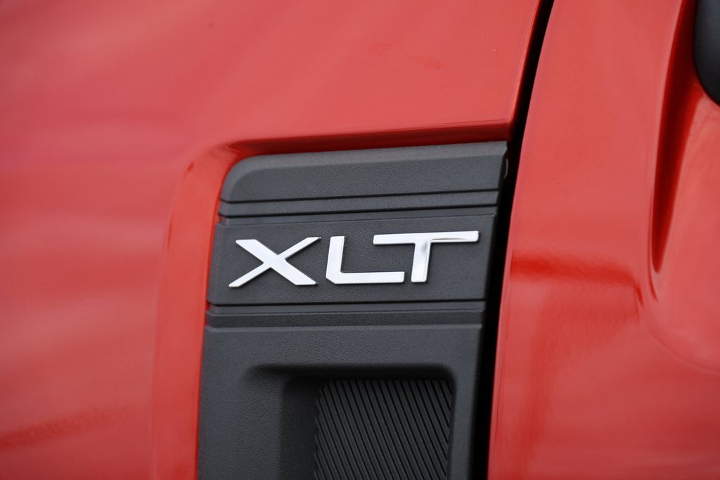 2022 Ford Maverick XLT photo 2