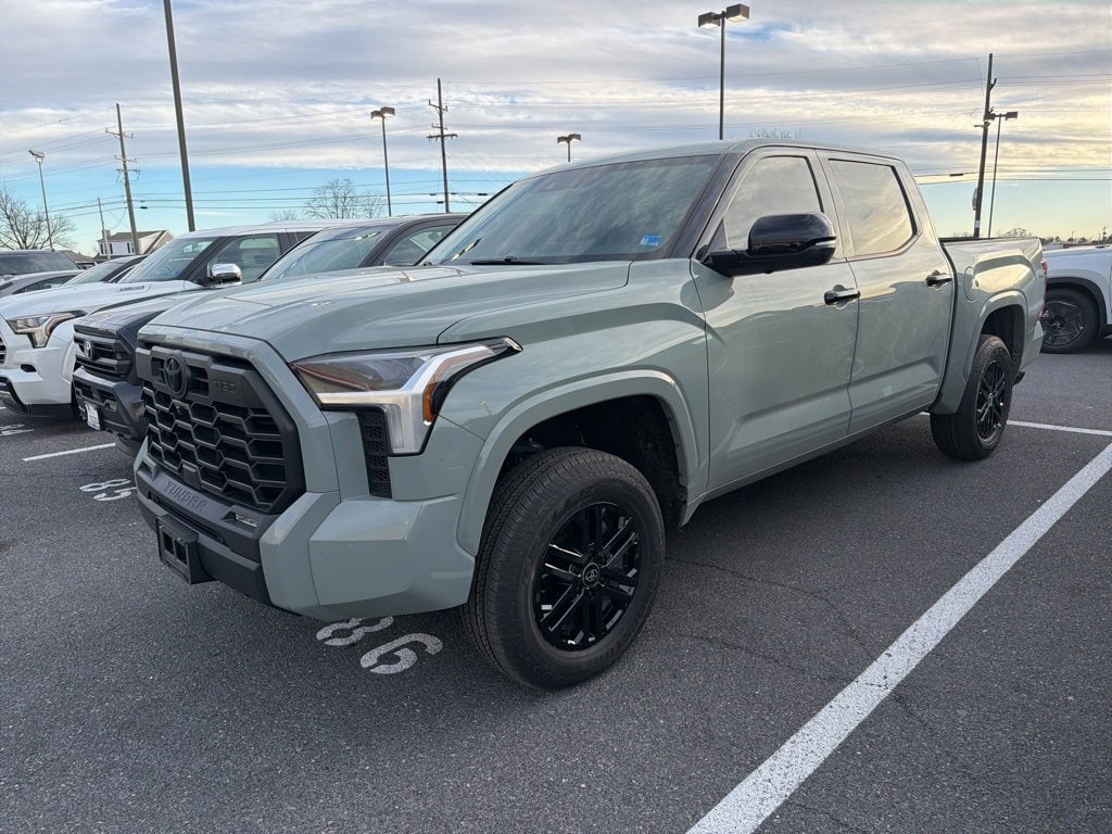 2022 Toyota Tundra SR5 CrewMax Cab 4WD