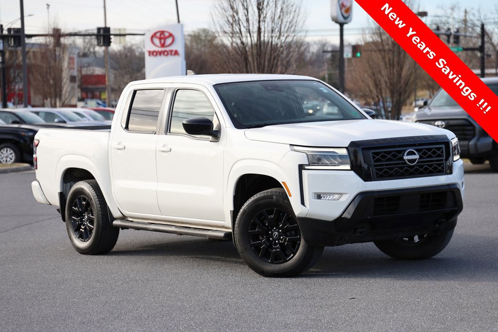 2023 Nissan Frontier SV's photo