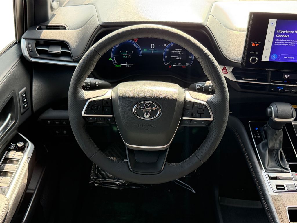 2025 Toyota Sienna 13
