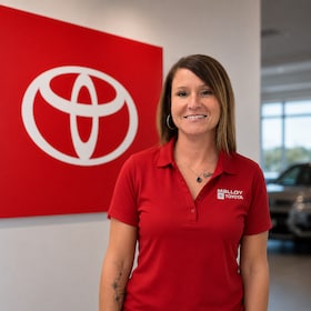 Staff member Samantha Gregory from ID_0fa81002fe33