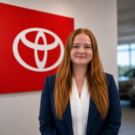 Staff member Mackenzie Mitchell from ID_495ab301a384