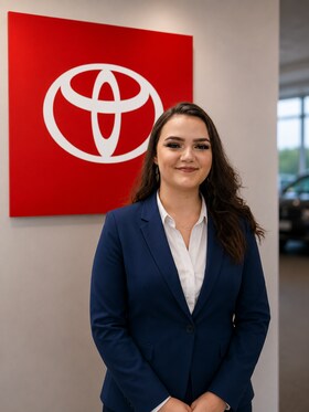 Staff member Kaitlyn Murrow from ID_59a21ca21633