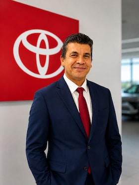 Staff member Efrain Viera from ID_d9ec179ba6ad