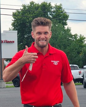 Staff member David Hoppe from ID_d9ec179ba6ad