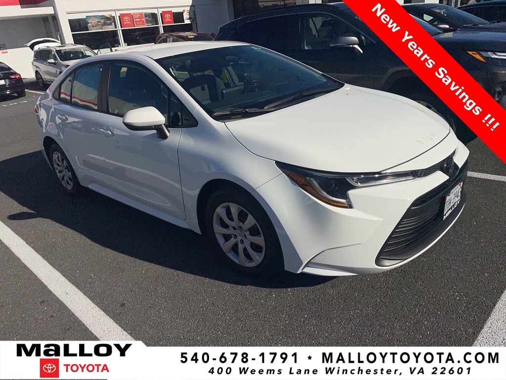 2024 Toyota Corolla LE's photo