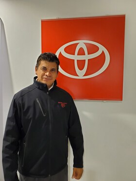 Staff member Efrain Viera from ID_d9ec179ba6ad