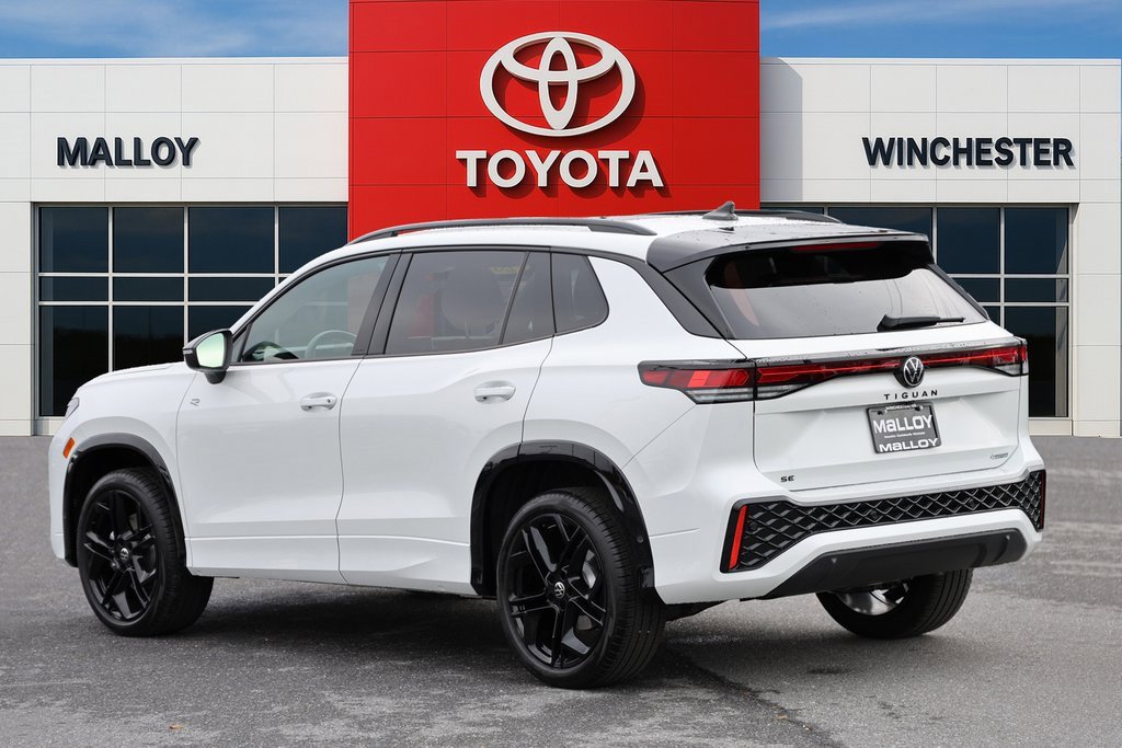 2025 Volkswagen Tiguan SE R-Line Black photo 2