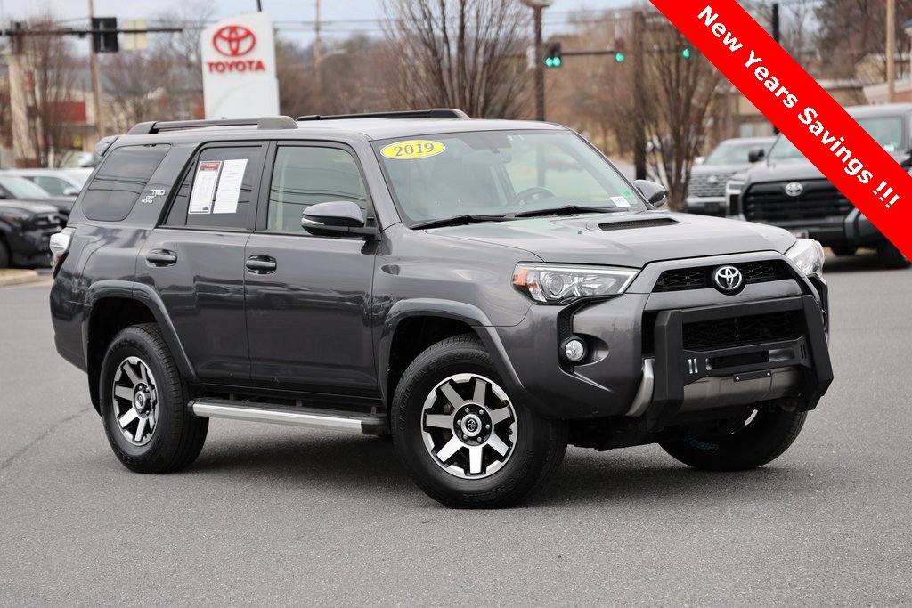 2019 Toyota 4Runner TRD Off-Road Premium's photo
