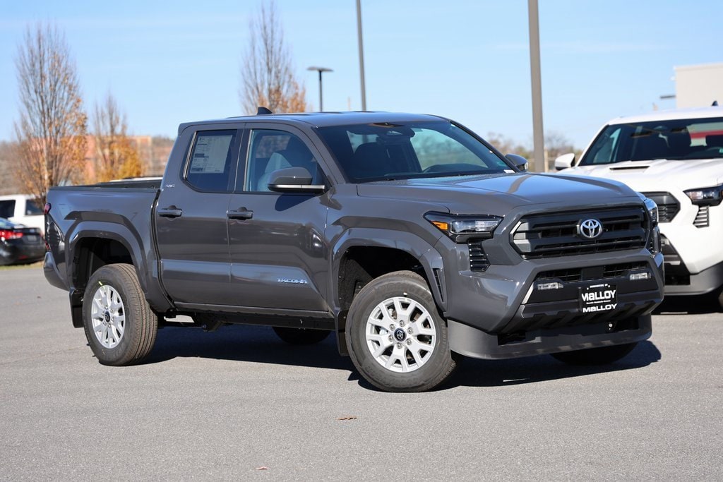 2025 Toyota Tacoma SR5's photo