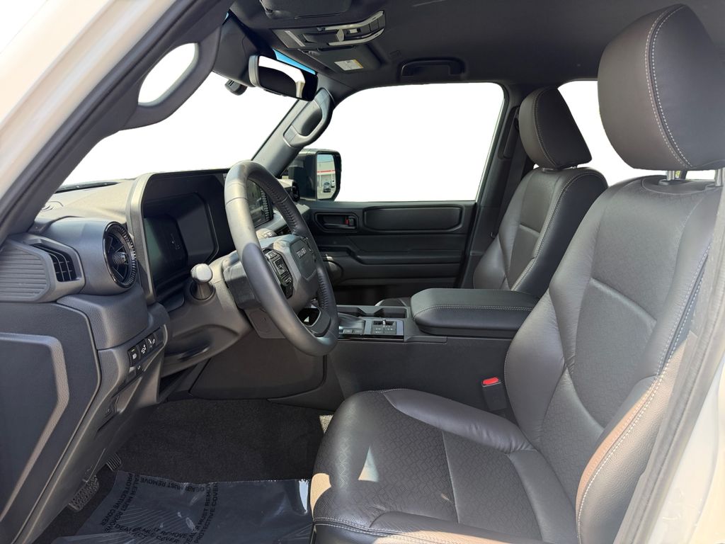 2025 Toyota Land Cruiser 10