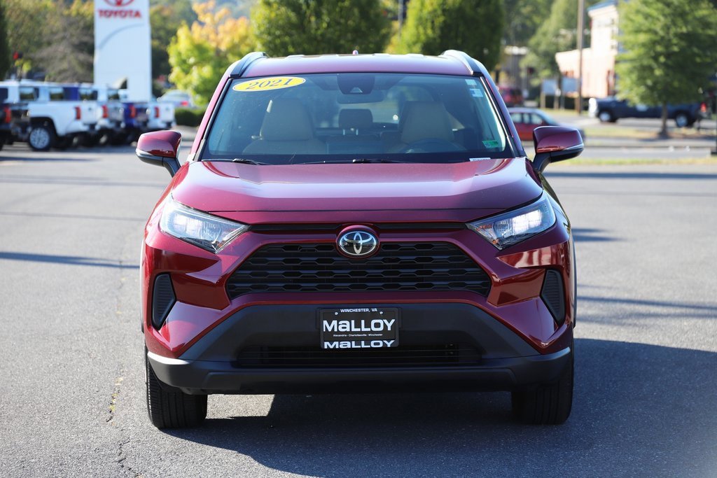 2021 Toyota RAV4 LE photo 4