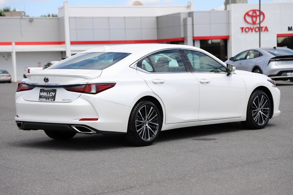 2025 Lexus ES 350 photo 4