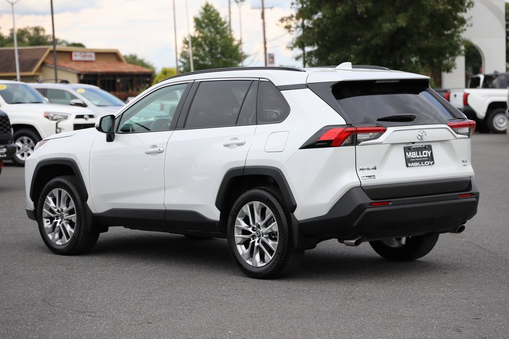 2024 Toyota RAV4 XLE Premium photo 2
