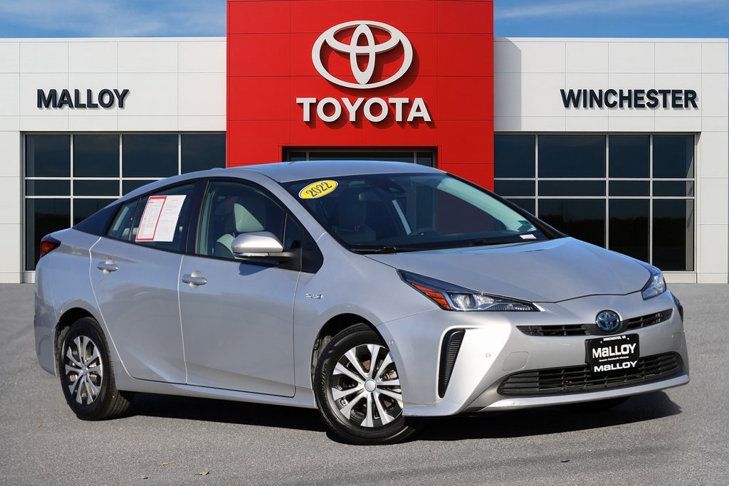 2022 Toyota Prius LE's photo