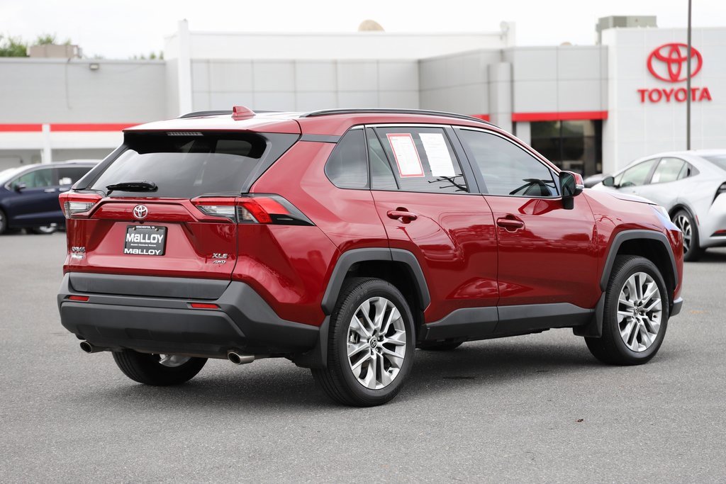 2025 Toyota RAV4 XLE Premium photo 4