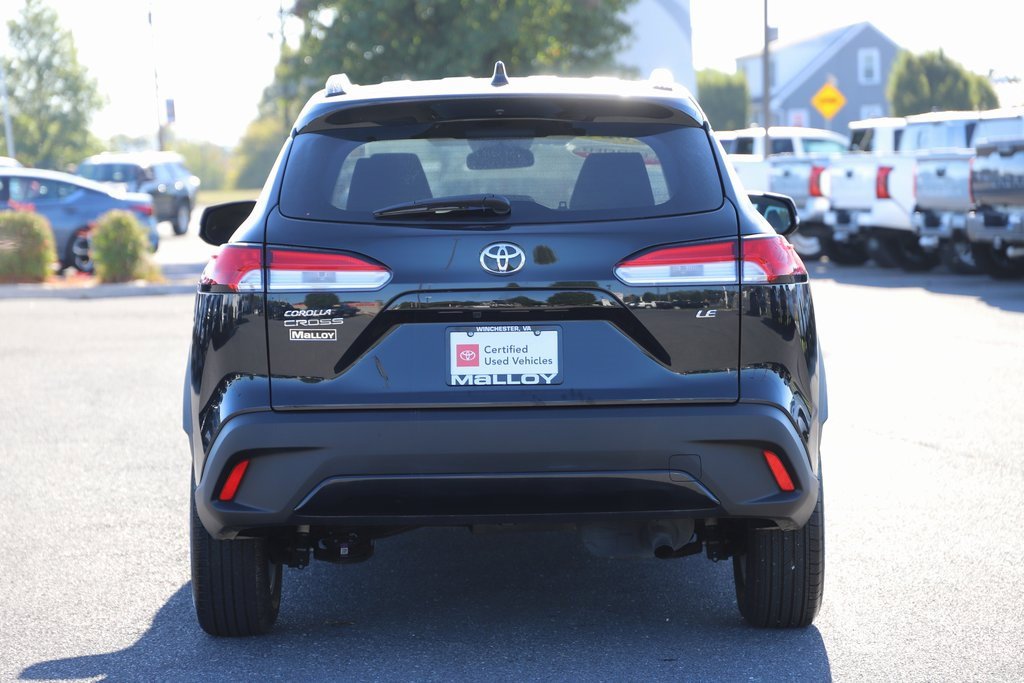 2024 Toyota Corolla Cross LE photo 2