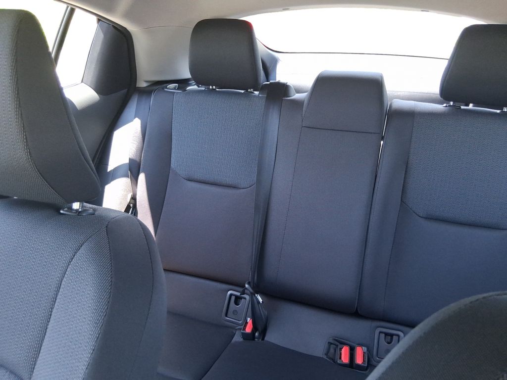 2025 Toyota Prius LE - Photo 16