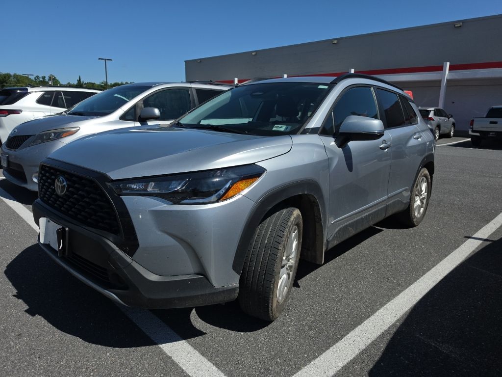 2024 Toyota Corolla Cross LE AWD's photo