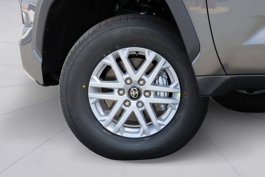 2025 Toyota Tundra SR5 - Photo 8