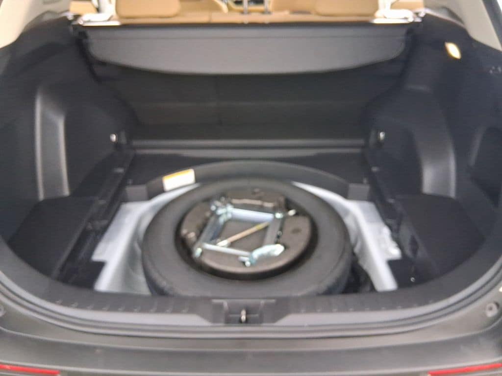 2025 Toyota RAV4 XLE - Photo 22