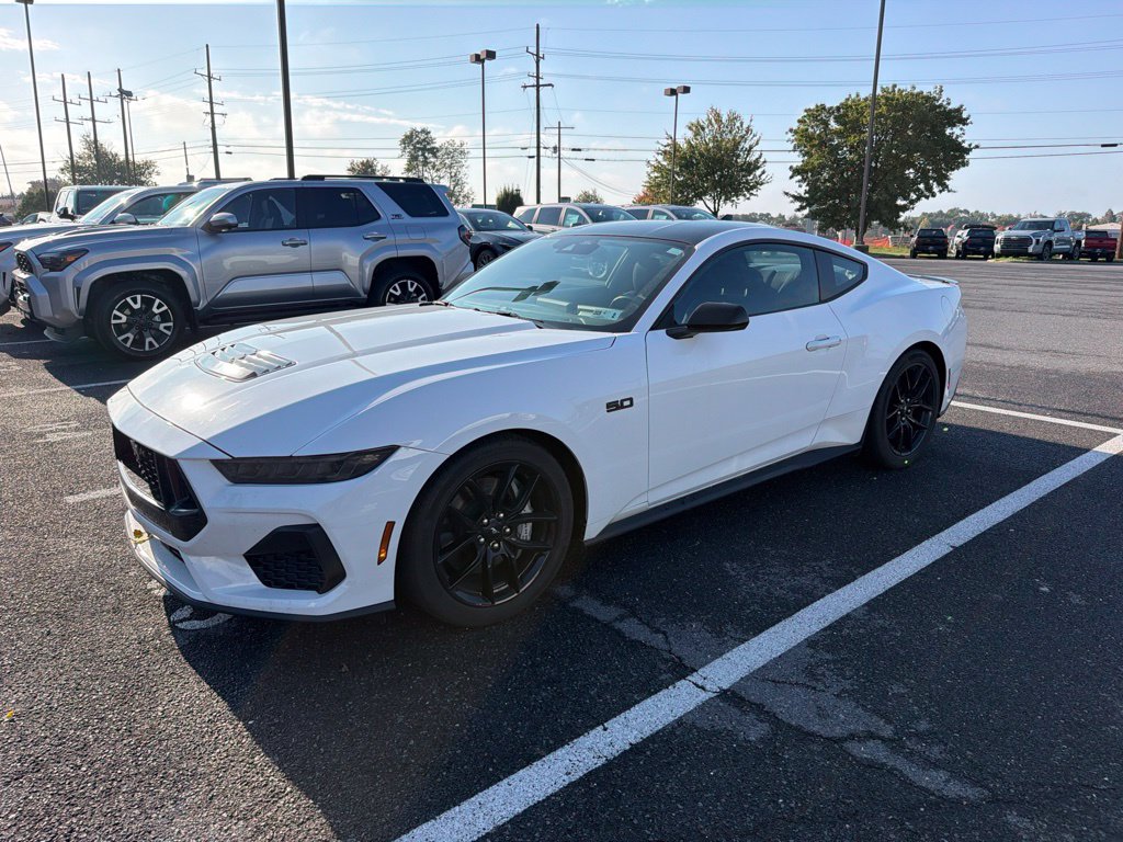 2025 Ford Mustang Coupe 