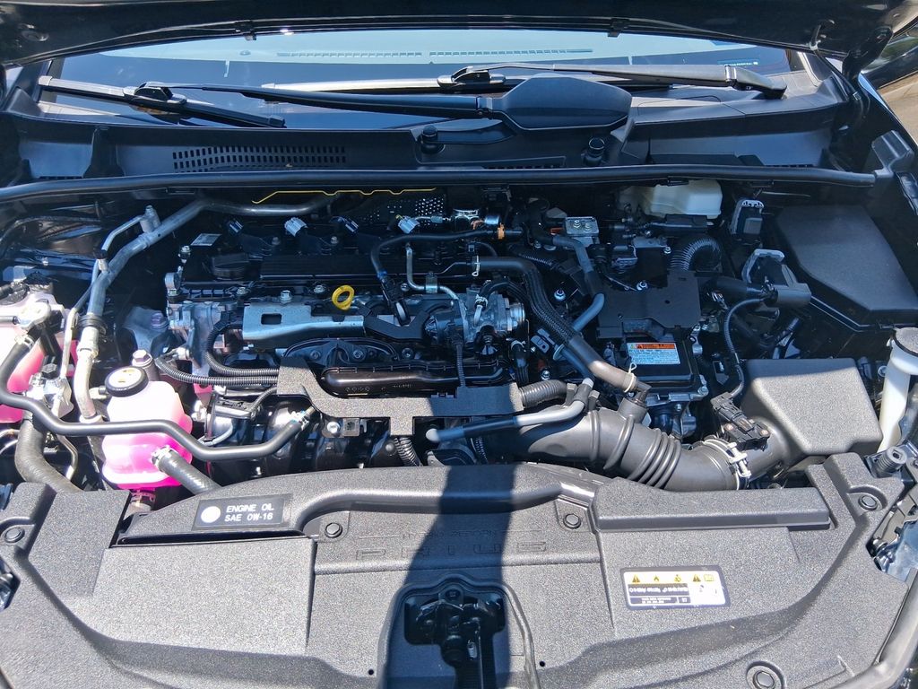 2025 Toyota Prius LE - Photo 20