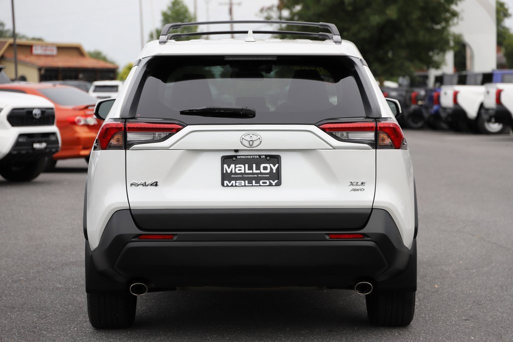 2023 Toyota RAV4 XLE Premium photo 2