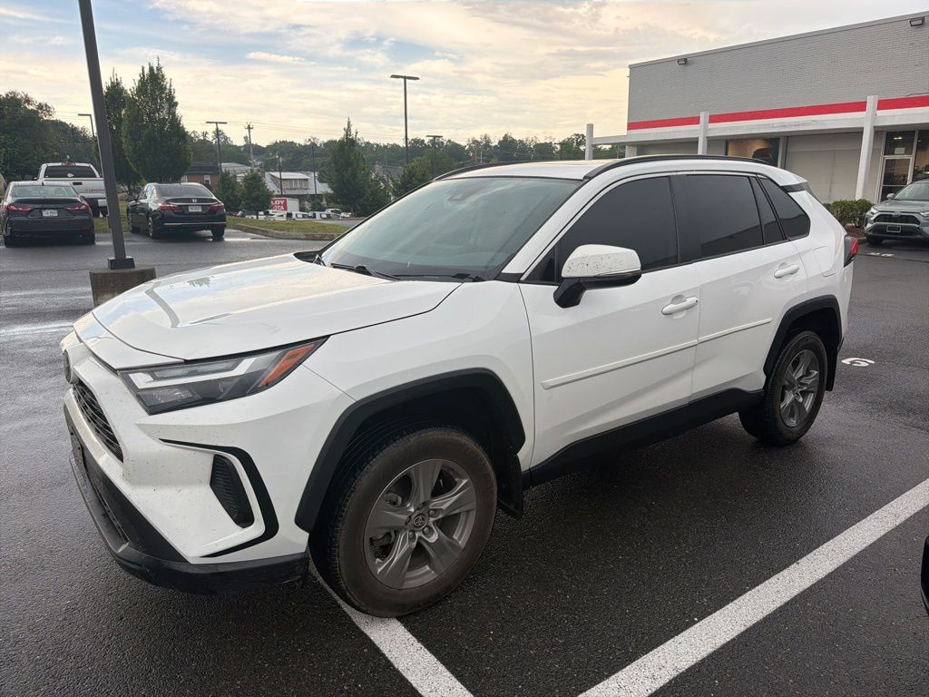 2024 Toyota RAV4 XLE AWD's photo