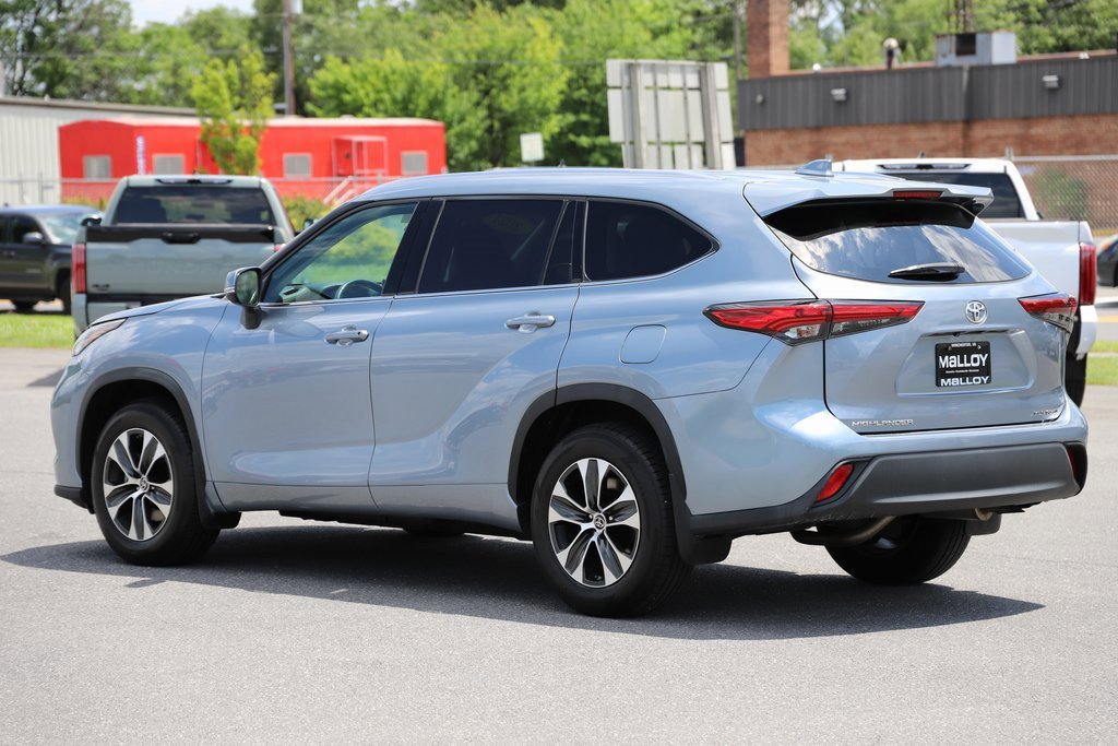 Used 2021 Toyota Highlander XLE with VIN 5TDGZRBH4MS109642 for sale in Winchester, VA