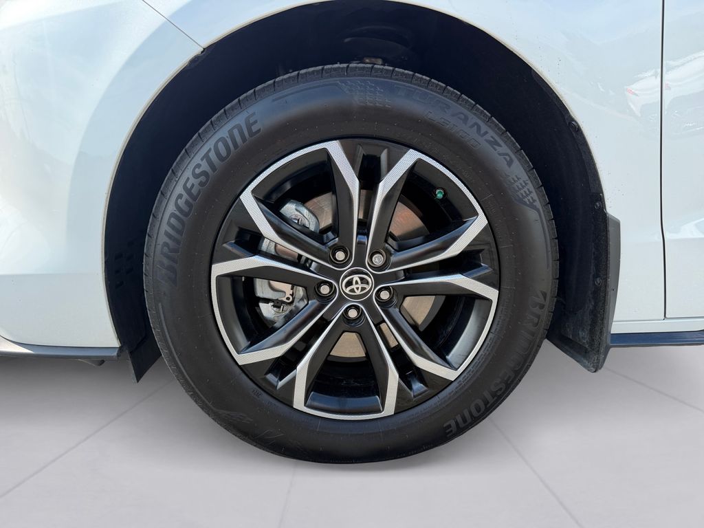 2025 Toyota Sienna 9