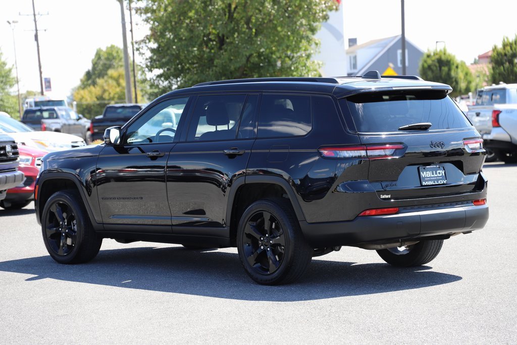 2023 Jeep Grand Cherokee Altitude X photo 2
