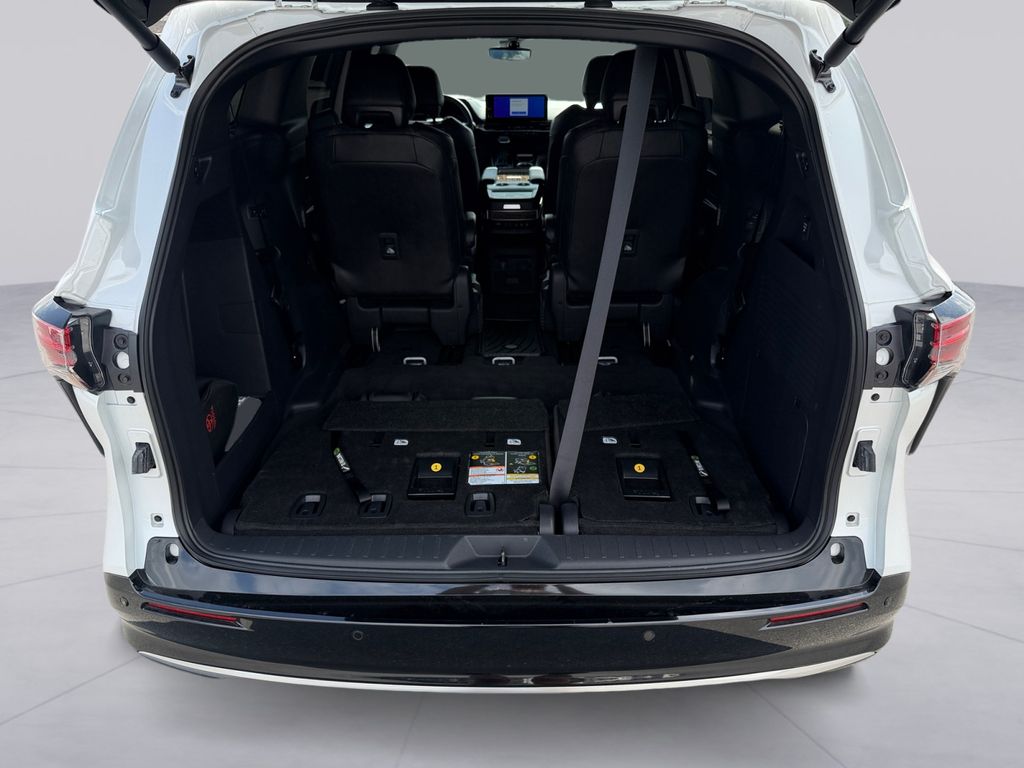 2025 Toyota Sienna 19